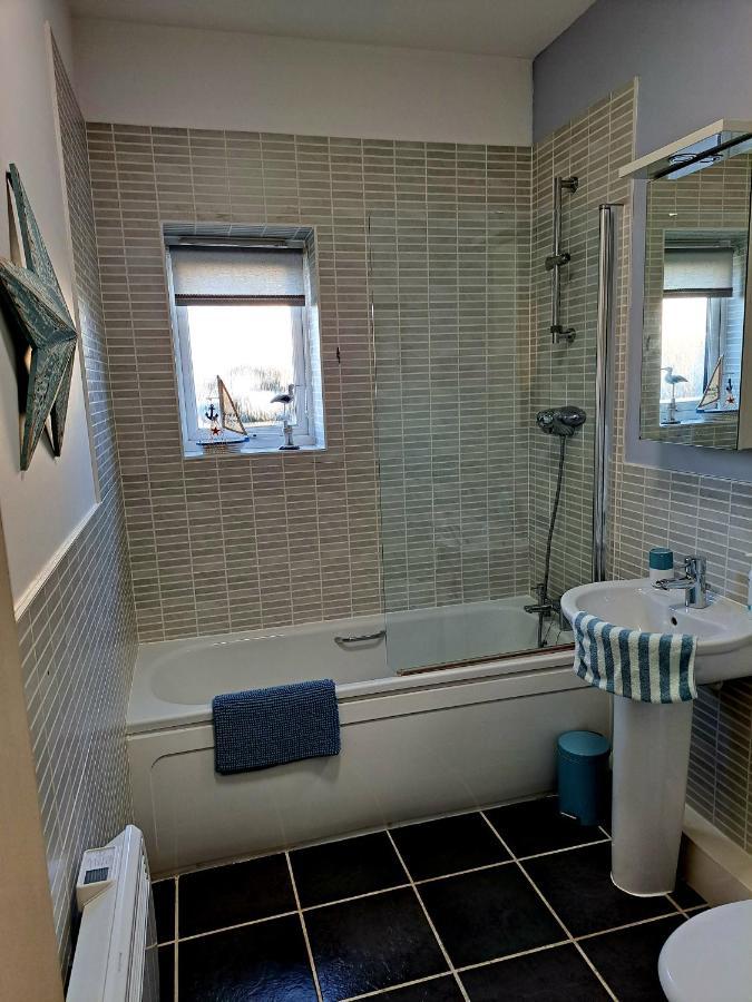 Coastal Apartment With Beach On Your Doorstep! لينيلي المظهر الخارجي الصورة