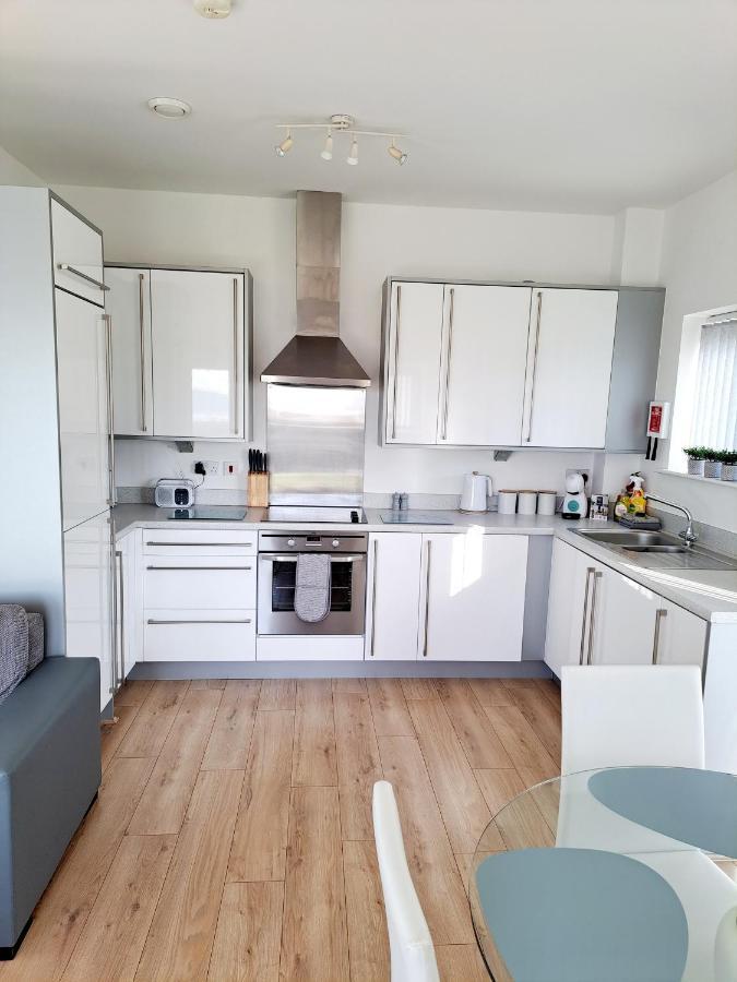 Coastal Apartment With Beach On Your Doorstep! لينيلي المظهر الخارجي الصورة