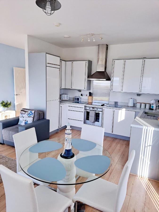 Coastal Apartment With Beach On Your Doorstep! لينيلي المظهر الخارجي الصورة