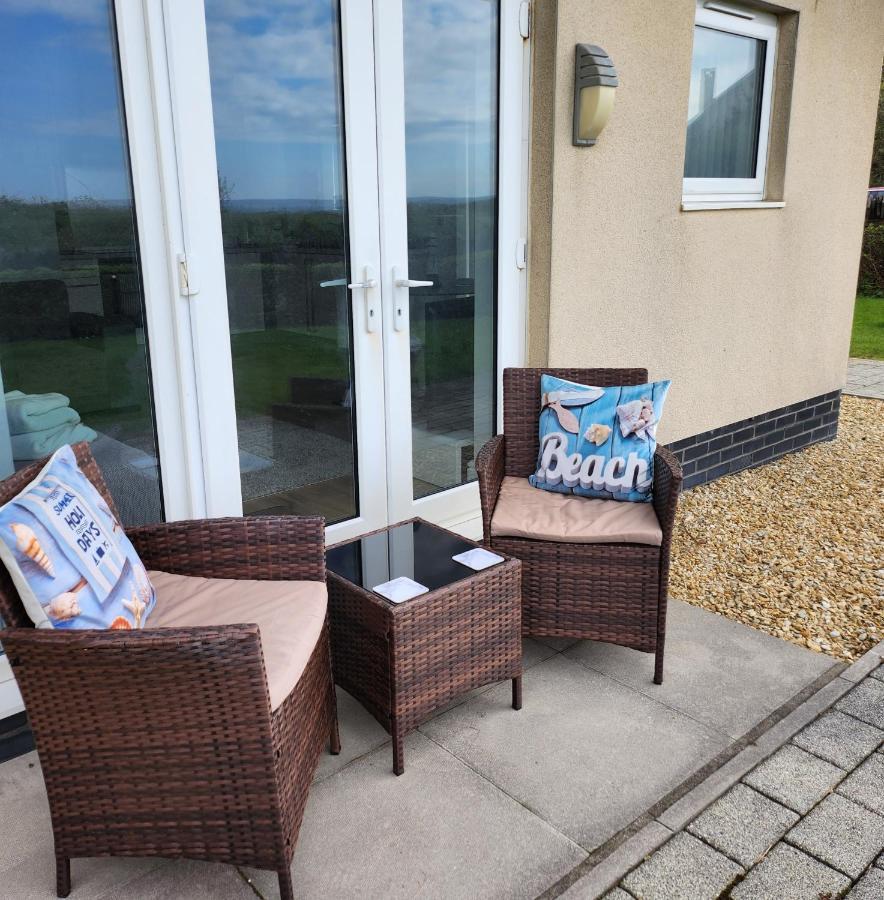 Coastal Apartment With Beach On Your Doorstep! لينيلي المظهر الخارجي الصورة