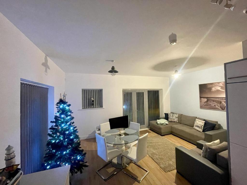 Coastal Apartment With Beach On Your Doorstep! لينيلي المظهر الخارجي الصورة